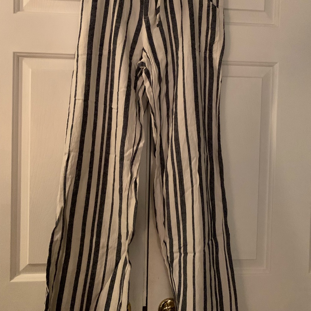 Cotton/Linen blend drawstring pants- Cream w/ Navy stripe. Sz Small. Very comfy